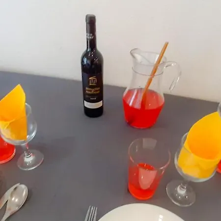 T2 Club Amarilis - *